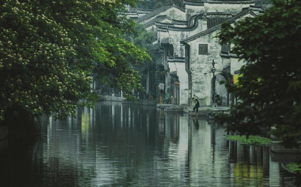 满脸红褐痘印消不掉？这三款平价国货不妨一试！最快一周祛痘印！
